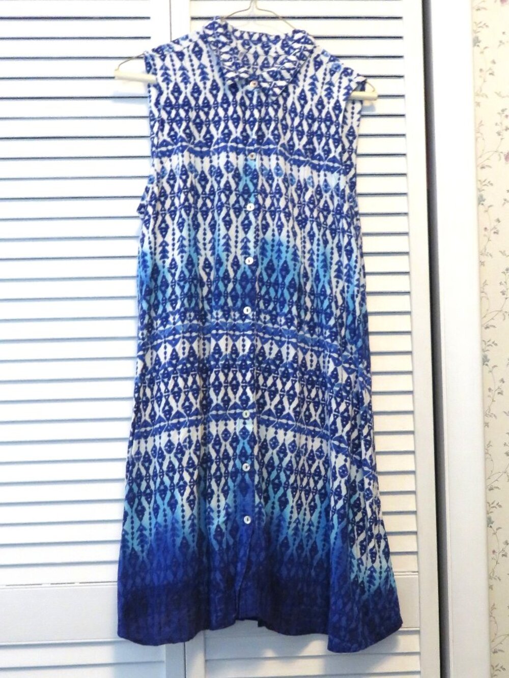 Size 10 Medium Blue and White Sleeveless Collared Shift Dress lightweight